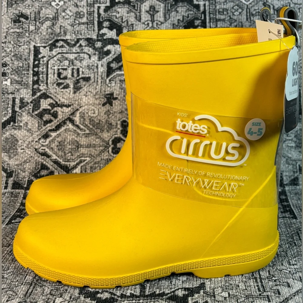 NWT Totes Cirrus‎ Youth Yellow Rain Boots Size 4/5 (Big Kids)